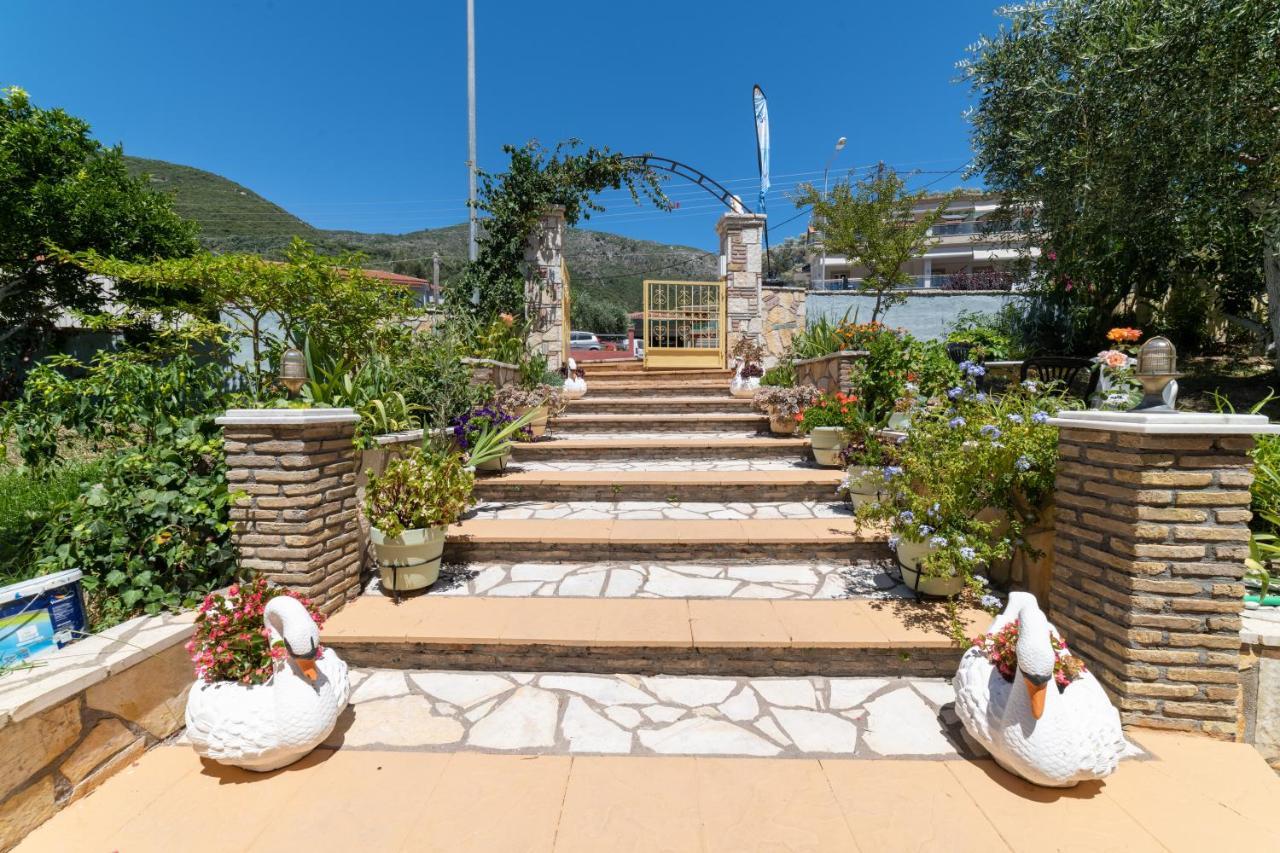 Lambrini Studios Parga Luaran gambar